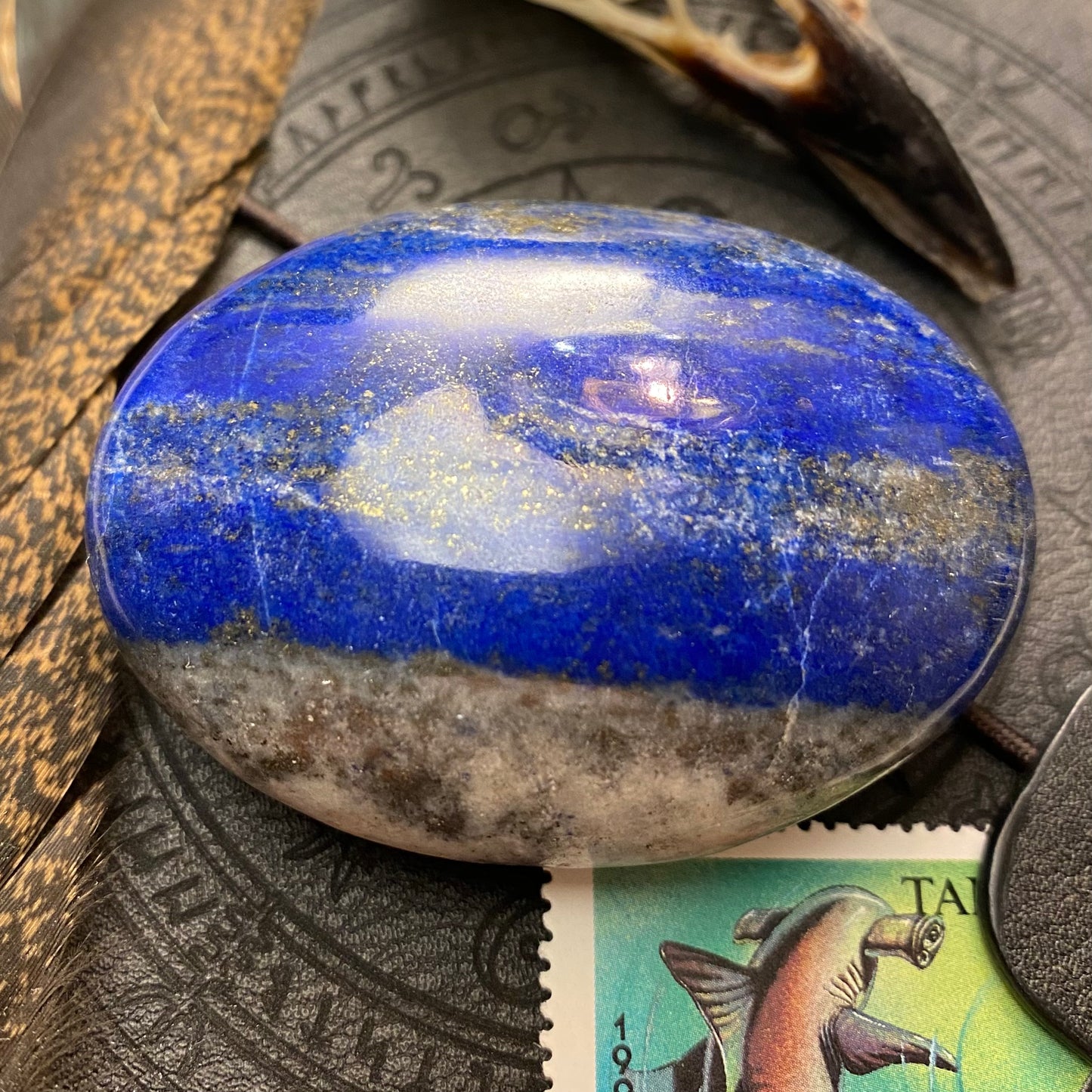 Lapis lazuli, kämmenkivi