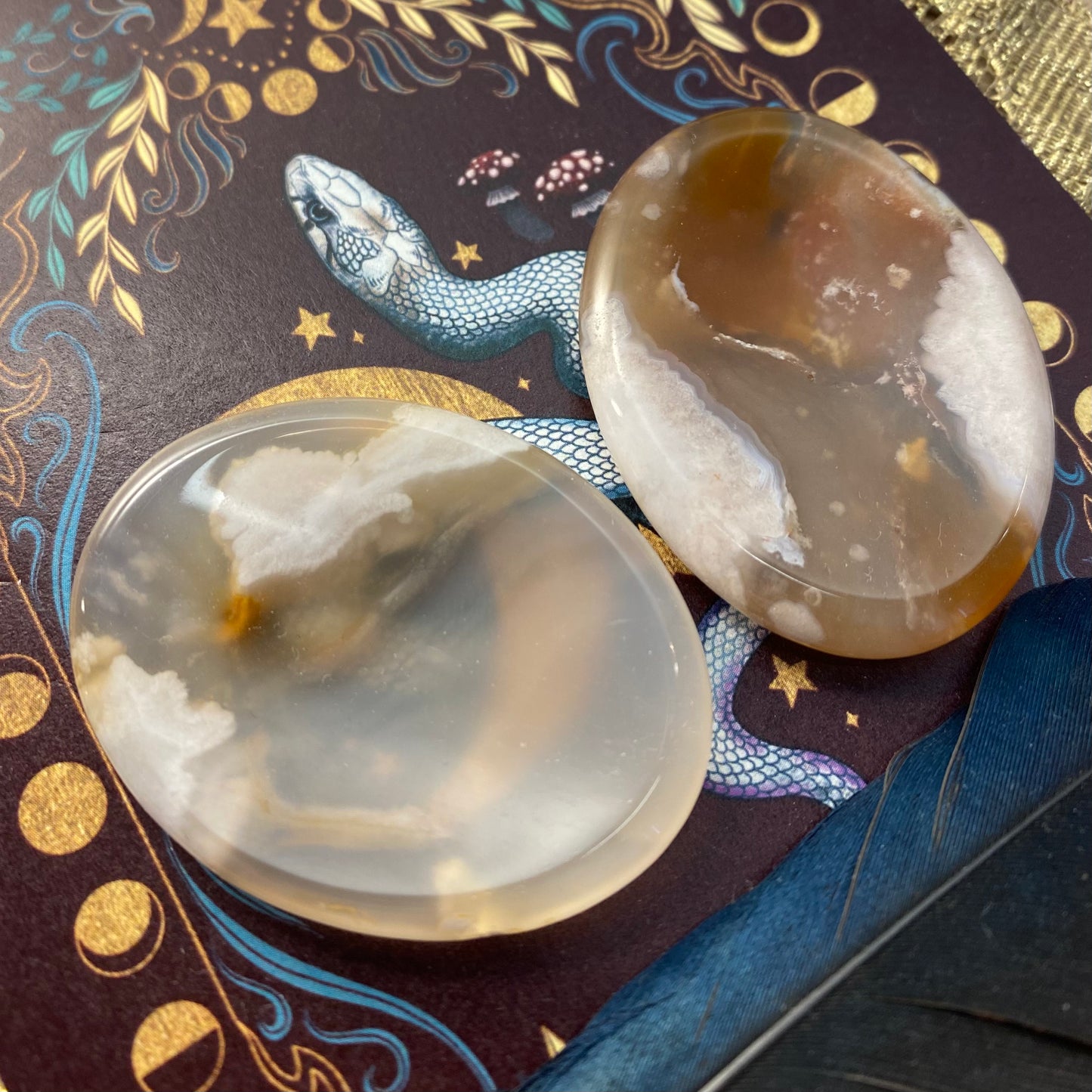 Kukka-akaatti, huolikivi