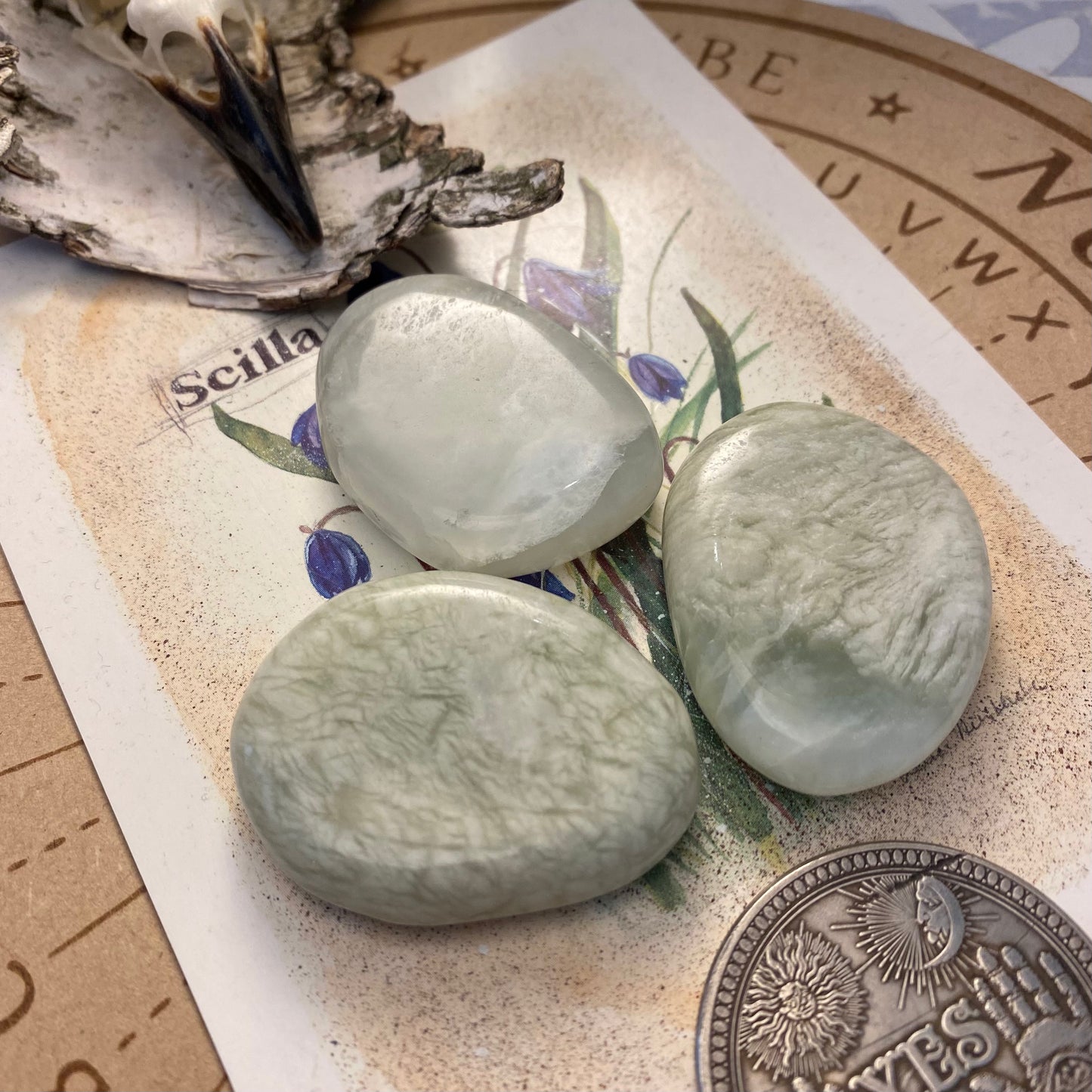 Serpentiini jade, litteä ~4cm