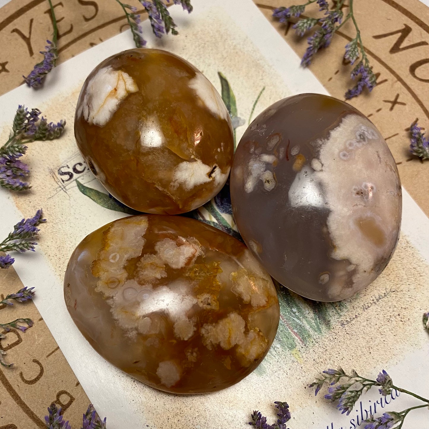 Kukka-akaatti, kämmenkivi