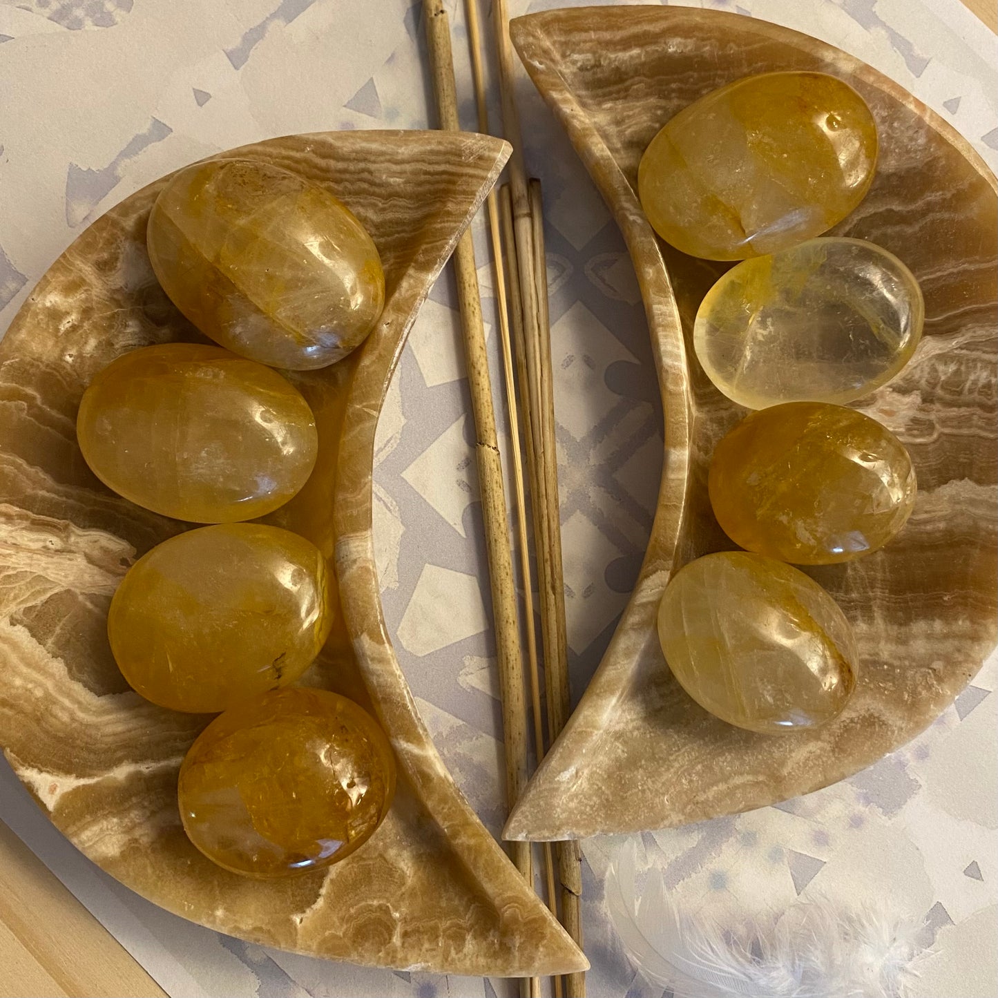 Golden healer, taskukivi