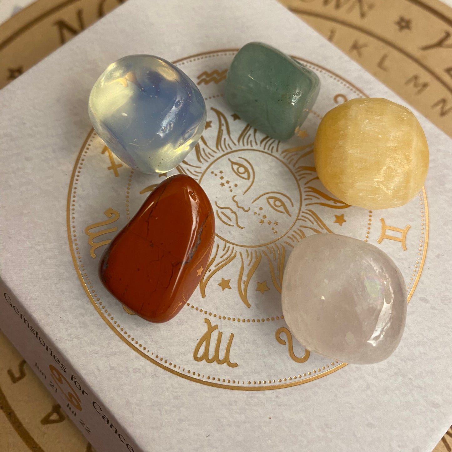 Rapu, horoskooppi kivisetti lahjarasiassa