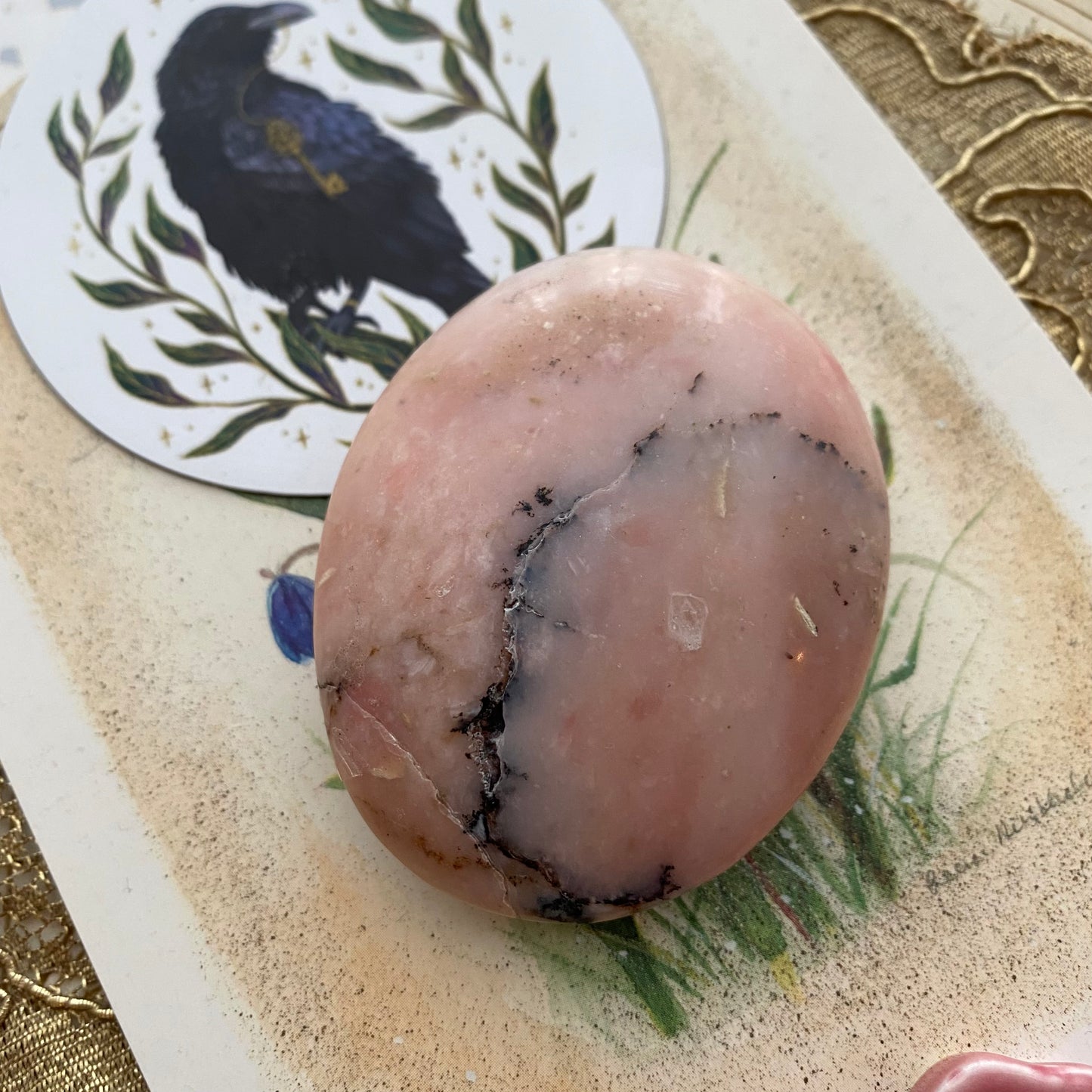 Pinkki opaali, kämmenkivi