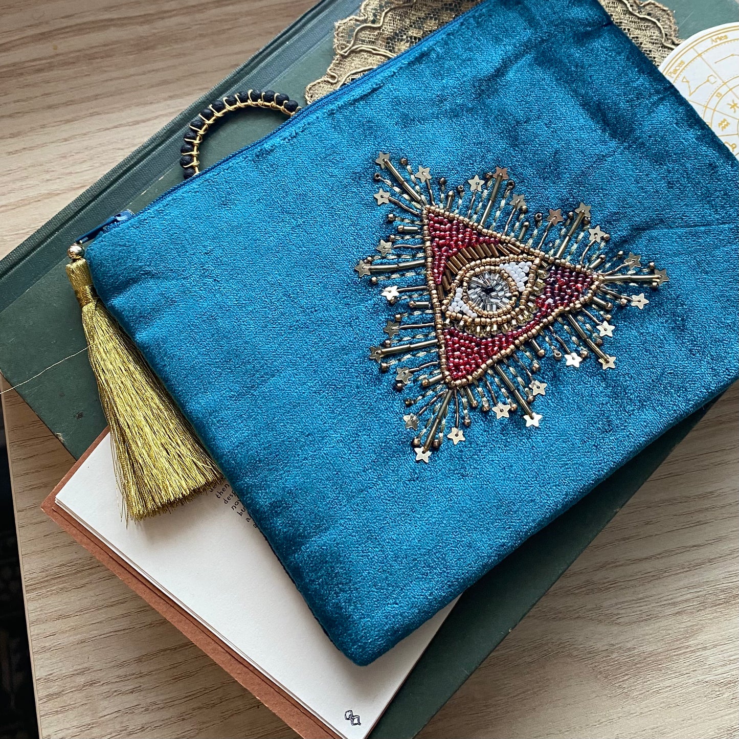 Samettipussukka, silmä