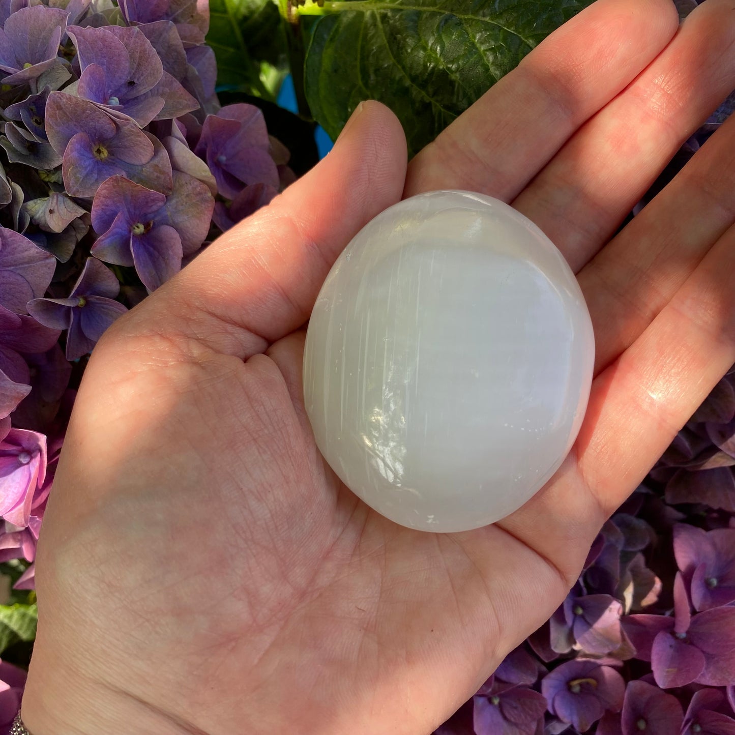 Seleniitti kämmenkivi 6cm